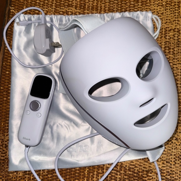 Shark Ninja LED Cryo Mask - Picture 6 of 6